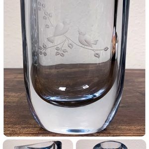 Strombergshyttan Crystal Bird Vase mint condition 5” approximately bud vase